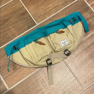 Herschel eighteen hip bag